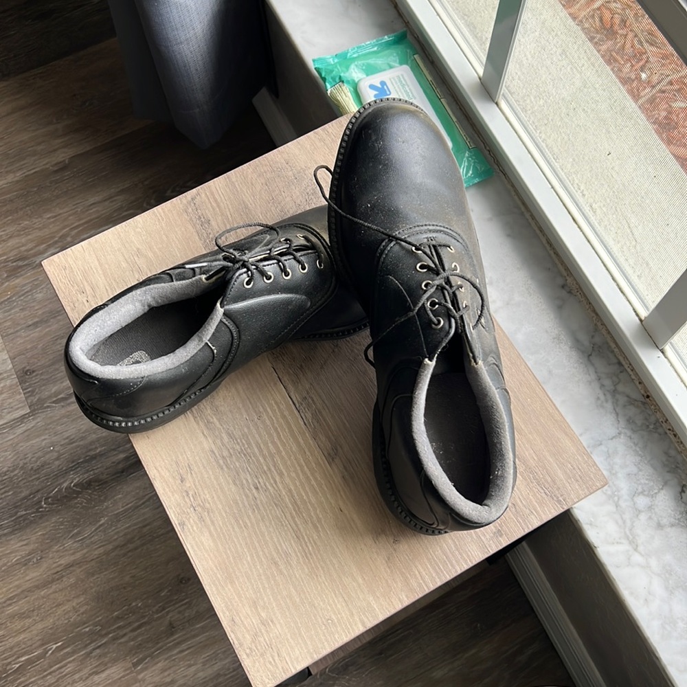 Black FootJoy golf shoes size 11m